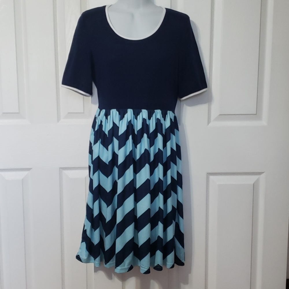 Women's short dress size Medium.new with tags